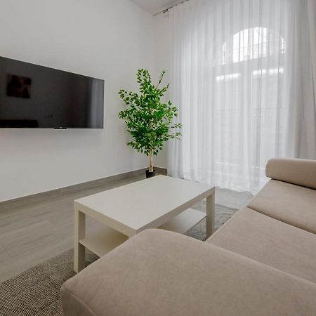 Suara Apartamentos 1 Madrid Exterior foto